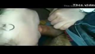 Крупным планом взяла на клык и встала раком Screen №4