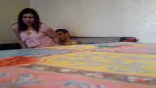 Азербайджанец дает за щеку девушке и сажает ее на кукан Screen №6