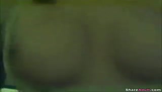 Надрочила парню стояк и залезла на него Screen №5