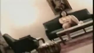 Сисястая милфа снимает порнуху с мужем Screen №4