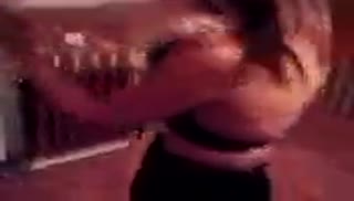 Дал телке за щеку перед камерой мобилы Screen №3