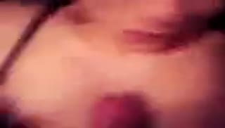 Дал телке за щеку перед камерой мобилы Screen №8