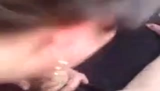 Чика делает отсос перед камерой мобилки Screen №5