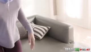 Робкая девушка все же согласилась взять за щеку Screen №6