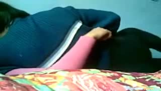 uz xxx Тощий поц завалил кавказскую девочку в постель