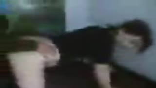 Брюнеточка снимает с кавказцем домашку Screen №5