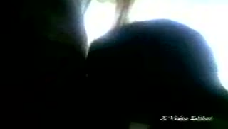 Стеснительная брюнетка делает минет перед камерой Screen №6