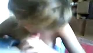 Киргизская девушка старательно сосет от первого лица Screen №1