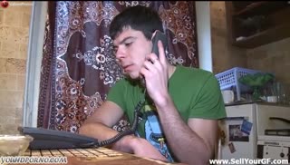 Молодой девушке пришлось лечь под другого Screen №1