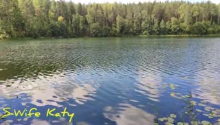 uz xxx Русская девушка усердно сосет на берегу озера