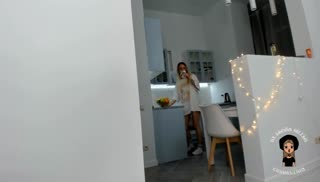 Чувак прет жену с утречка в ее раздолбанную дырку Screen №1