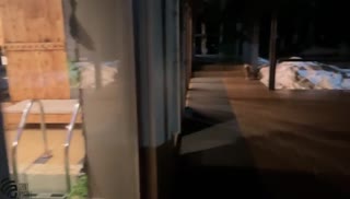 Мамка с большими сиськами классно проводит время с другом Screen №4