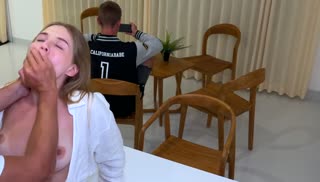 Глупый качок профукал свою девушку с другим Screen №7