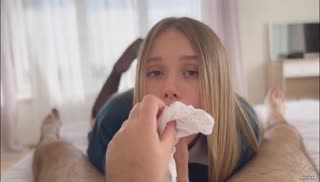 Сводная сестра давно не трахалась и соблазнила своего брата Screen №4