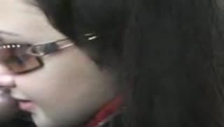 Телочка нежно отрабатывает проезд таксисту Screen №1