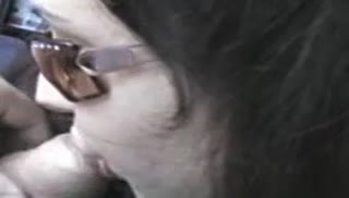 Телочка нежно отрабатывает проезд таксисту Screen №6