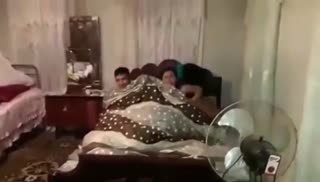 Семейная пара решила чпокнуться перед сном Screen №1