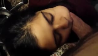 Молодая минетчица хорошо знает свое дело Screen №7